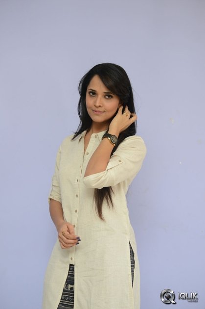 Anasuya-at-Kshanam-Movie-First-Look-Launch